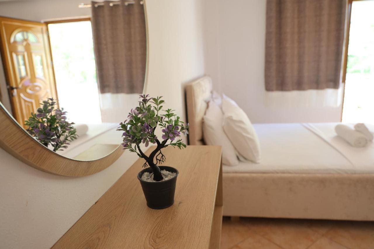 Apartments Villa Luti Stjar Екстер'єр фото