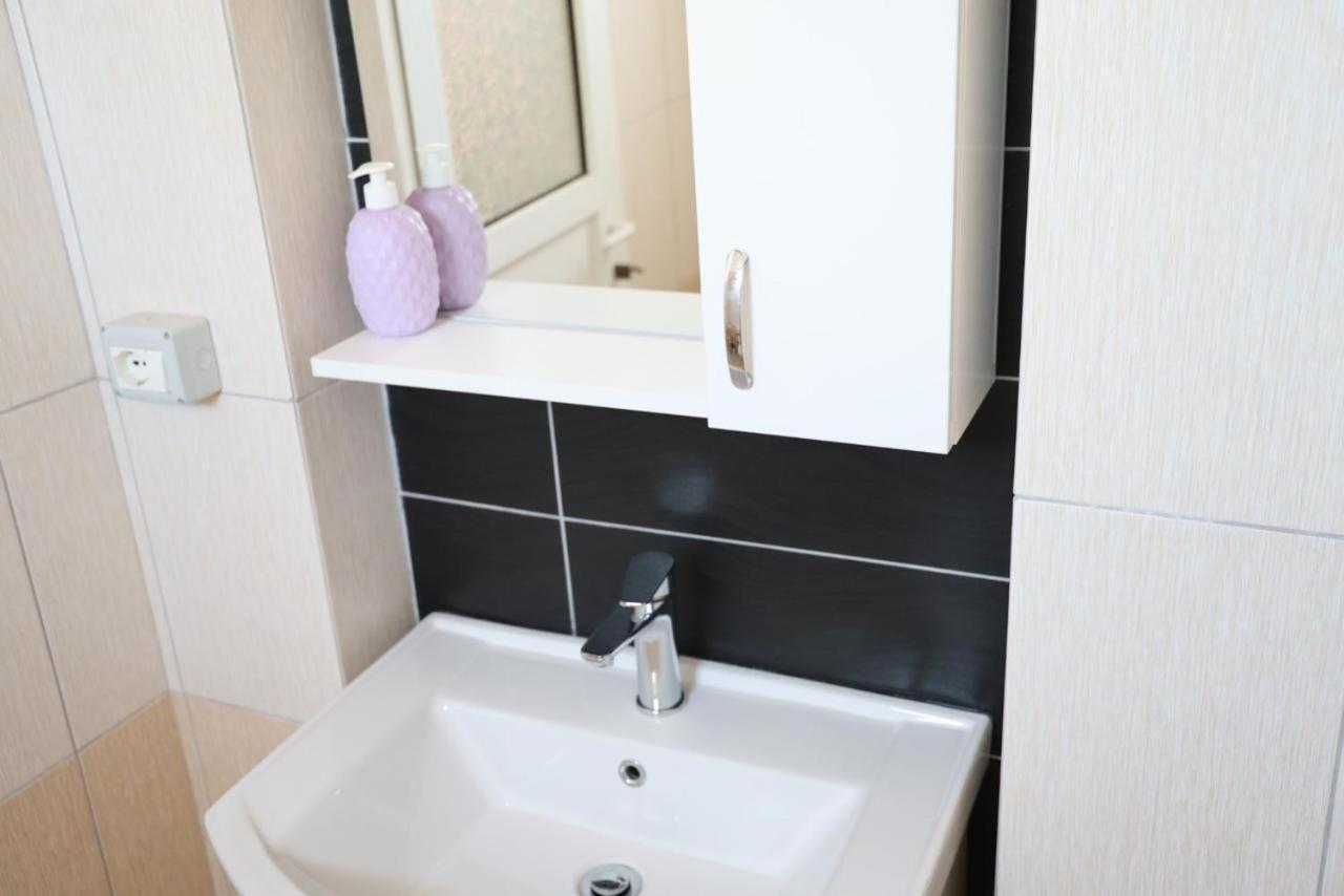 Apartments Villa Luti Stjar Екстер'єр фото